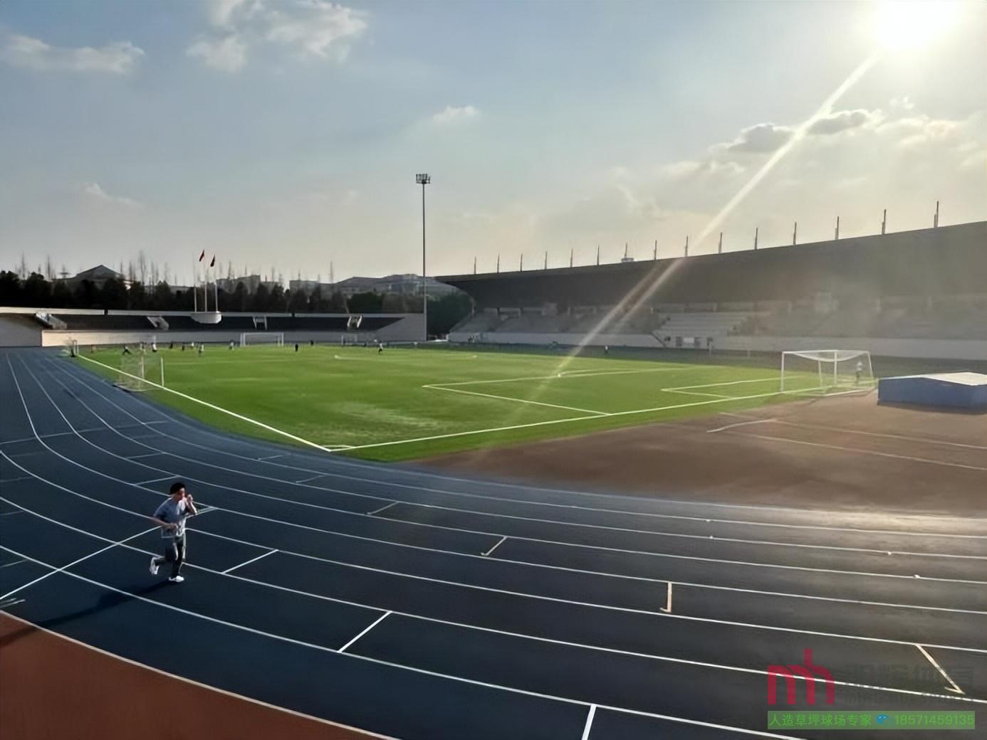 重慶師范大學(xué)大學(xué)城校區(qū)綜合運(yùn)動(dòng)場(chǎng)足球場(chǎng)